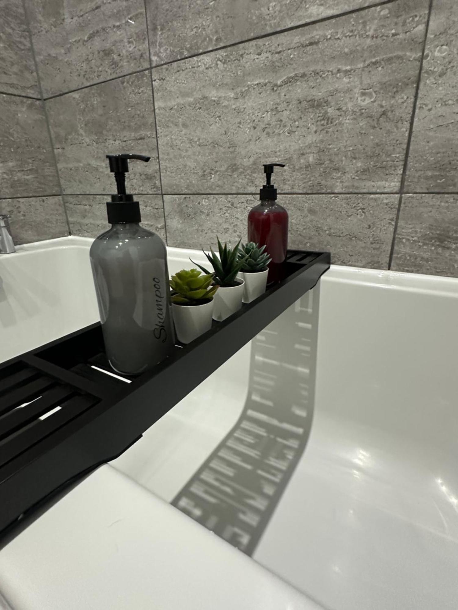 Retro Suite A Luxury Apartment With King Size Bed Wii Games And Entertainment Leicester Exterior foto