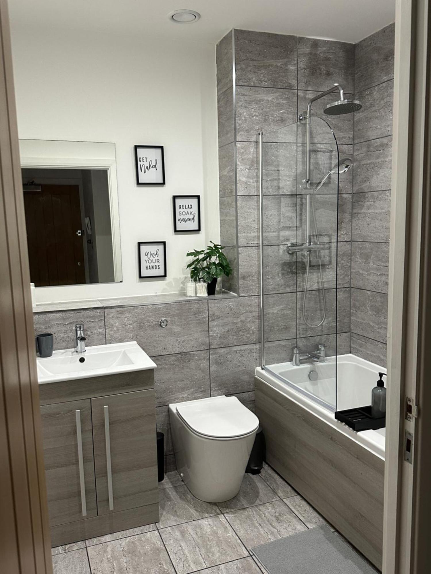 Retro Suite A Luxury Apartment With King Size Bed Wii Games And Entertainment Leicester Exterior foto